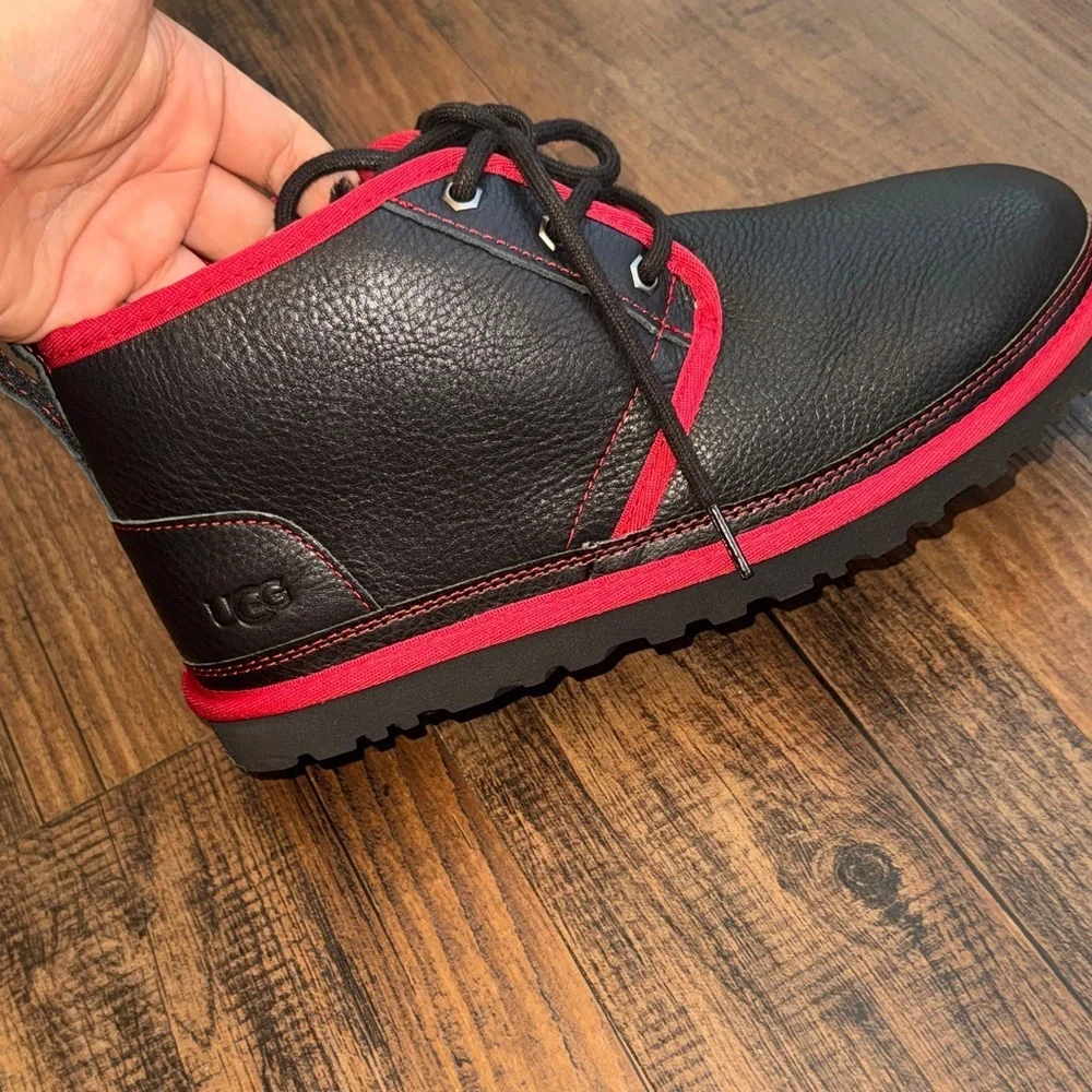 UGG Men's Neumel leather Chukka Boots black and red
